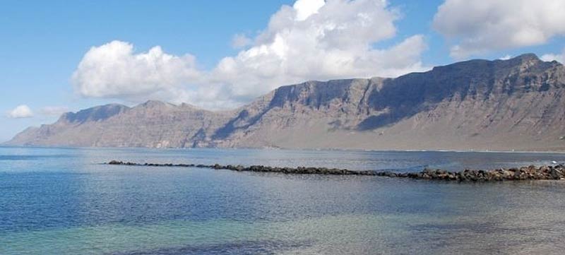 Entdecke Caleta de Famara, ein Fischerdorf mit Surf-Atmosphre